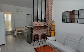 Appartement T2 48 m2 indépendant parking public gratuit à proximité